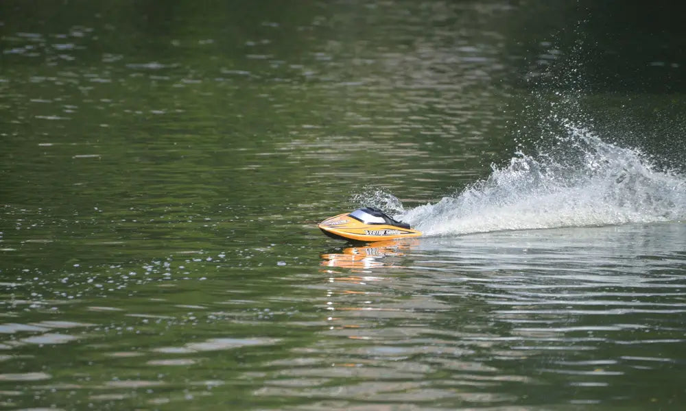 RC Racing Boats